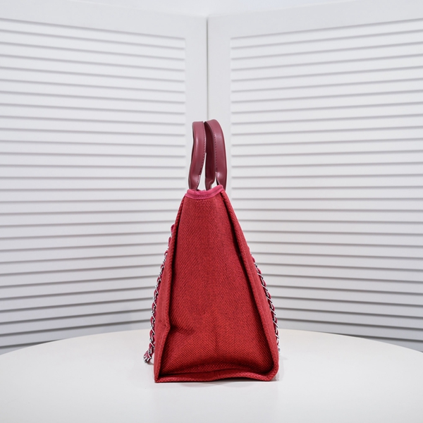 シャネルバッグ背面デザイン